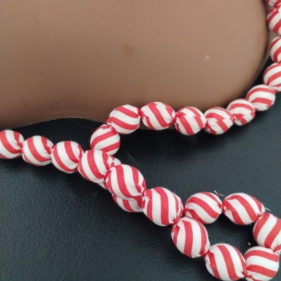 SALE: Striped Red & White Beaded Costume Jewelry Necklace - Picture 3 of 8